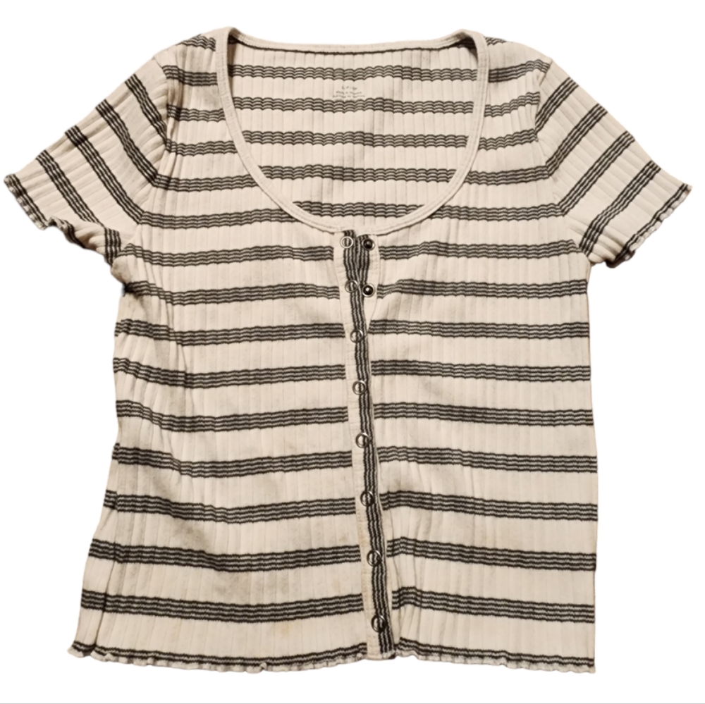 Bundle Crop Top Bundle Short Sleeves Size X-Small/Small - Picture 3 of 3